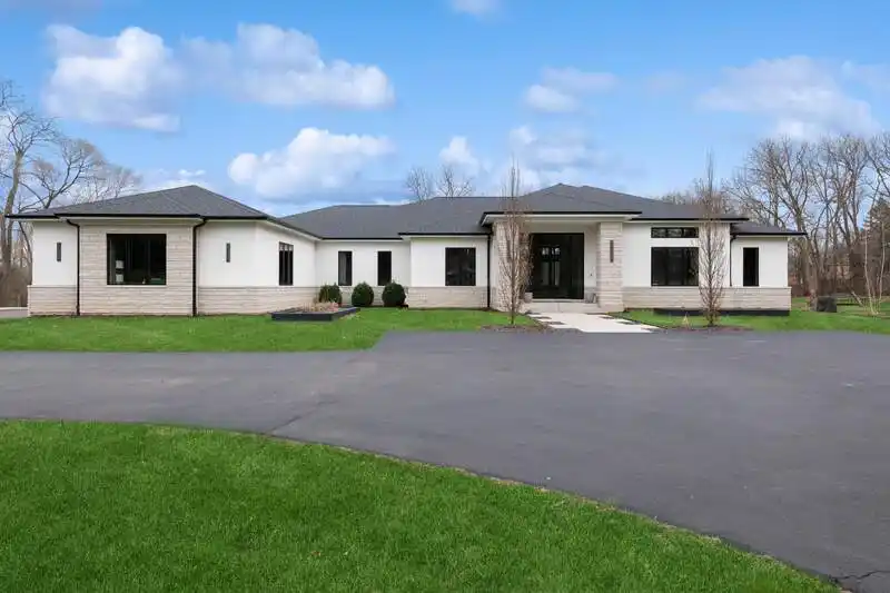 Modern Architectural Masterpiece on Seven Acres