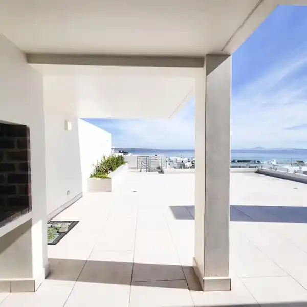 TRIPLE-STOREY LUXURY HOME