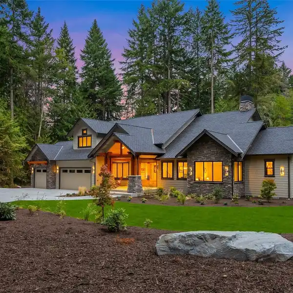 PREMIER ESTATE ON 4.75 SERENE ACRES