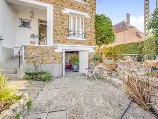 Renovated 1920s Millstone Home with Garden