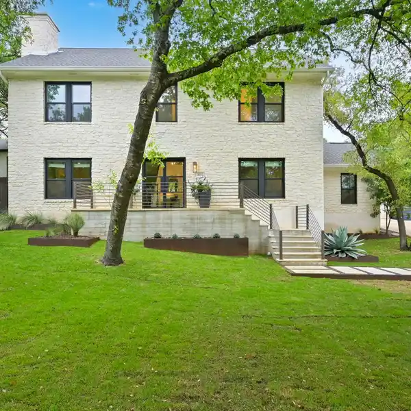 BEAUTIFULLY REMODELED TEXAS TRADITIONAL