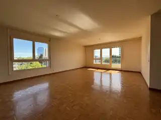 Spacious High-Floor Apartment with Open Views