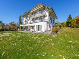 Captivating Property in a Peaceful Setting