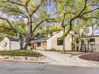 Traditional Turnkey Residence in Pemberton Heights