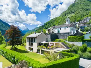 Spacious Villa Surrounded by Greenery