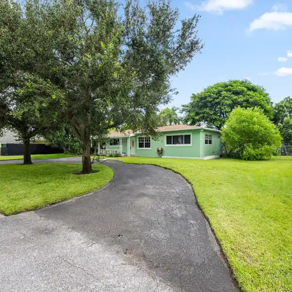 PRESTIGE WATERFRONT POTENTIAL