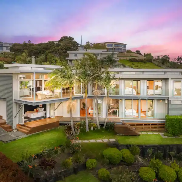 ARCHITECTURAL COASTAL HAVEN