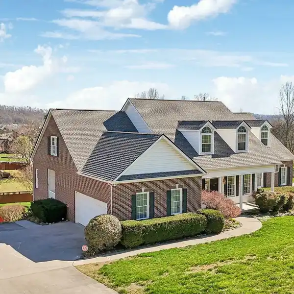 BEAUTIFUL HOME IN MONT RICHER