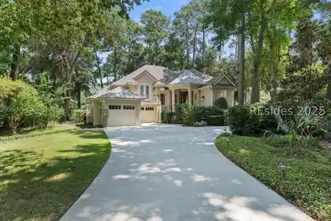 Beautiful Custom Home in Long Cove