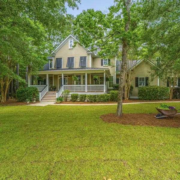 CHARMING SOUTHERN LIVING CUSTOM HOME IN GRASSY CREEK