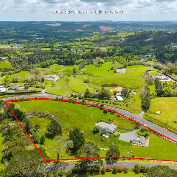 RENOVATED BUNGALOW WITH PADDOCKS AND TIMELESS CHARM