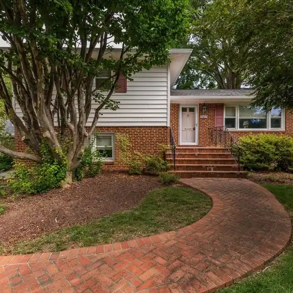 BEAUTIFULLY UPDATED SPLIT-LEVEL RESIDENCE