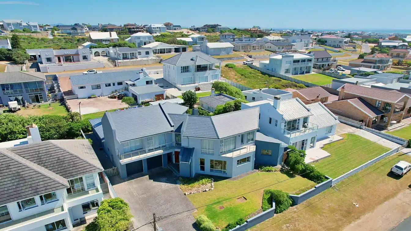 Architecturally Designed Masterpiece on the Water's Edge