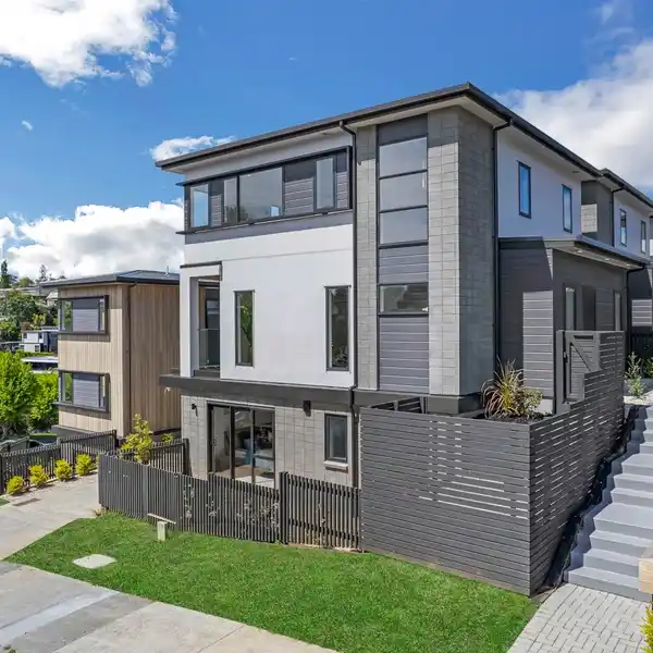 AUCKLAND'S CHICEST URBAN HOME