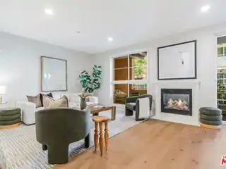 Stylish Smart Home Steps from Concert Park