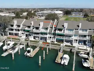 Spectacular Waterfront Moorings Unit at Wrightsville Beach
