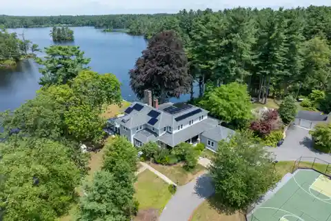 Colonial Home on a Private Peninsula