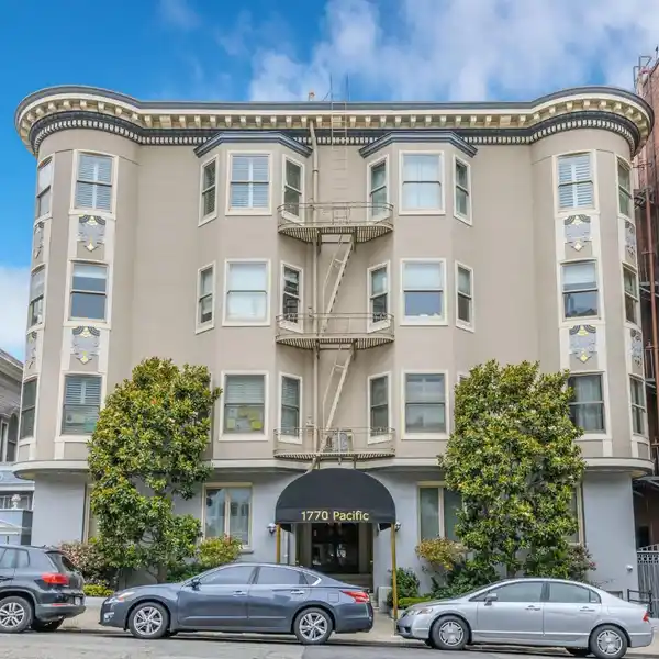PRESTIGIOUS PACIFIC HEIGHTS RESIDENCE