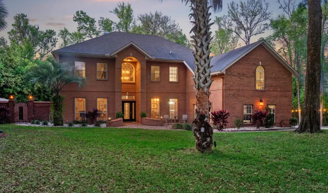 Exceptional Living in Exclusive Bayside