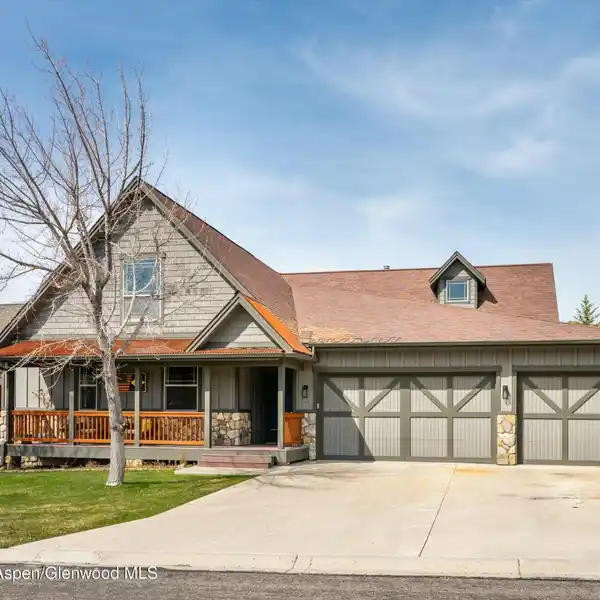 LOVELY OPEN-PLAN RANCH