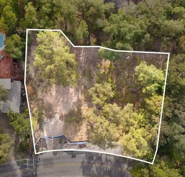 BEAUTIFUL .45-ACRE LOT OFFERING PANORAMIC VIEWS