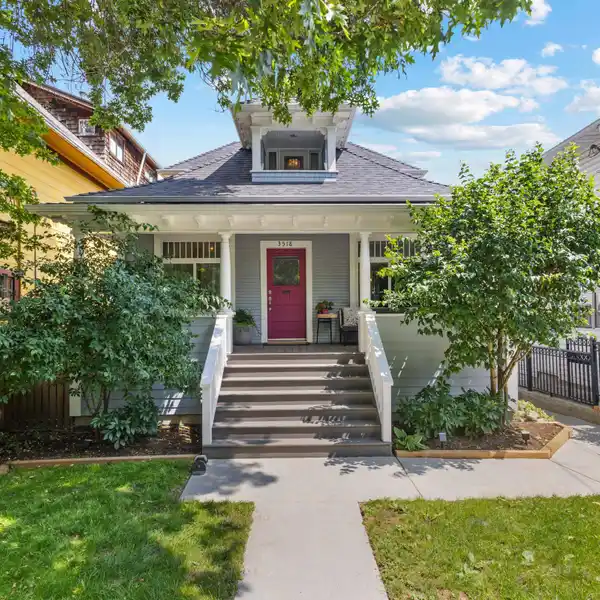 AMAZING HOME IN THE HEART OF CEDAR COTTAGE
