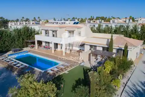Excellent Modern Villa in Tranquil Location