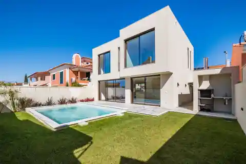 Four Bedroom Villa in Aldeia De Juzo