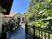 A RESORT LIFESTYLE WITH VIEWS