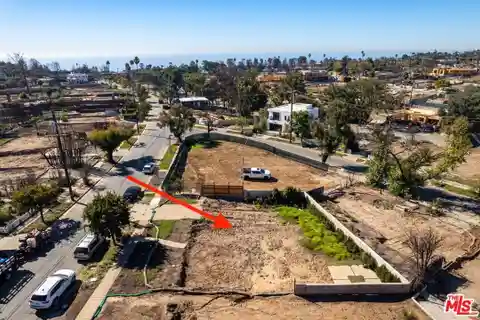 Prime Development Opportunity in Prestigious Palisades Loop