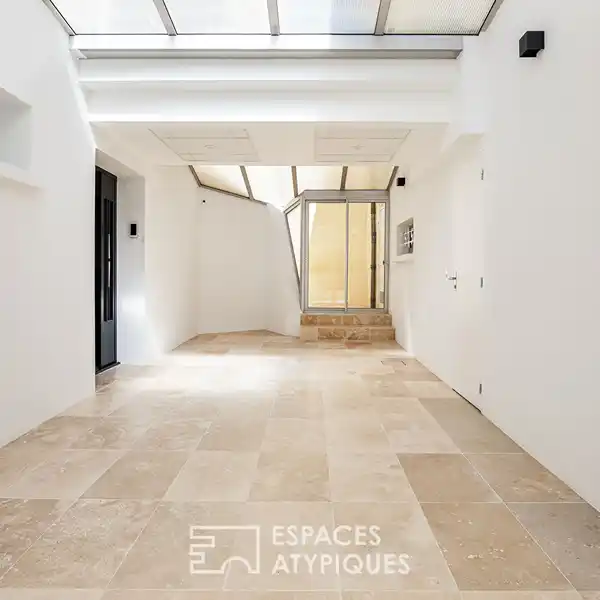 RENOVATED HOME WITH OUTBUILDING ON THE HILLS OF TOULOUSE