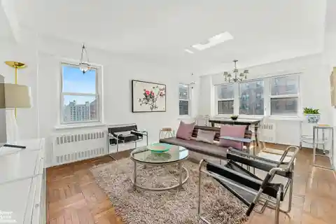 Sunny and Quiet Corner Home