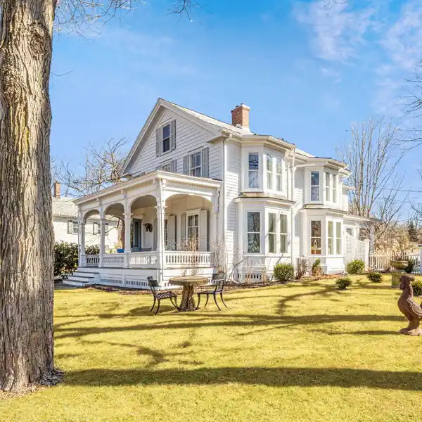BOUWERIE RIVER HOUSE