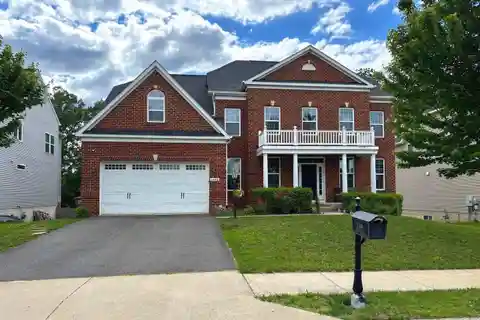 Spacious Elegance in Eagle’s Pointe