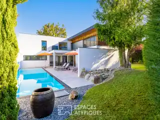 Modern Comfort in a Lush Setting