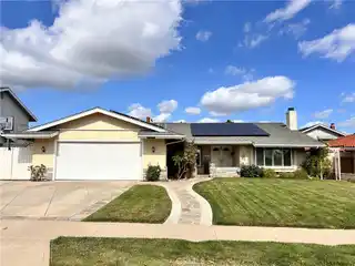 Stylish, Sustainable Home with Private Jacuzzi