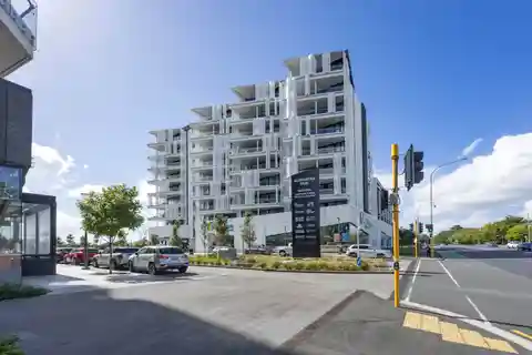 Sophisticated and Stunning Corner Apartment