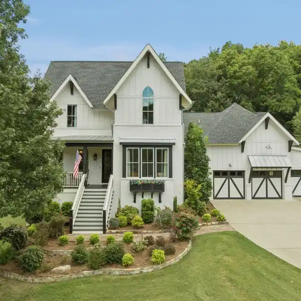 ENCHANTING RETREAT ON SIX GATED ACRES