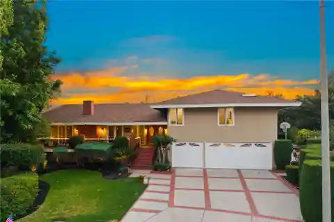 Beautifully Manicured Pool Home