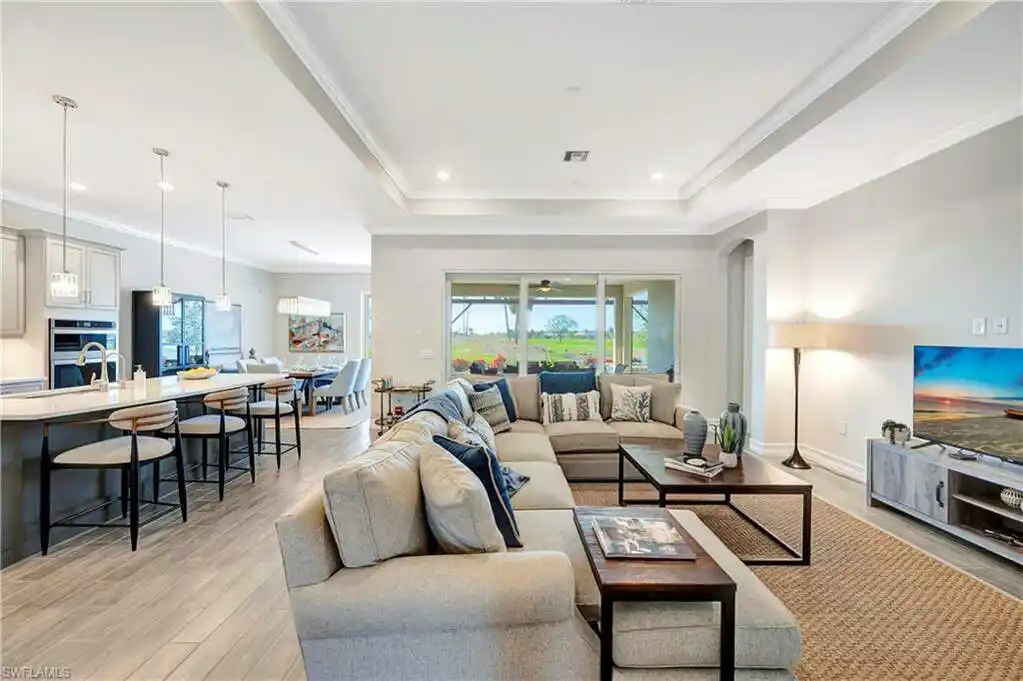 Well-designed Southwest Facing Home