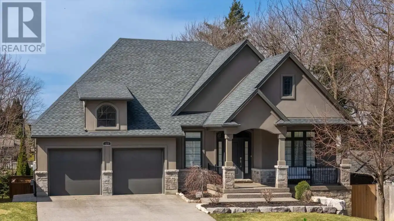 Luxurious Stone and Stucco Bungalow