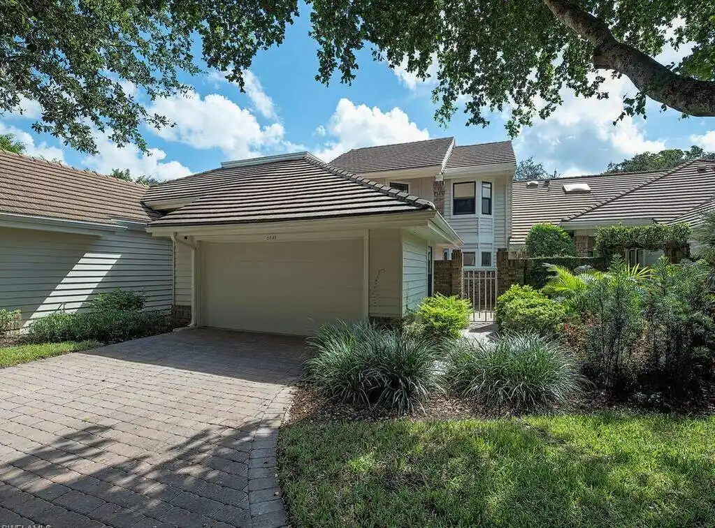 Rarely Available Attached Villa in Pelican Bay