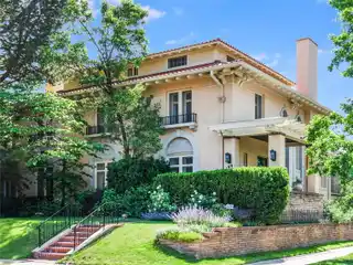 Elegance and Luxury in the Historic Country Club Neighborhood