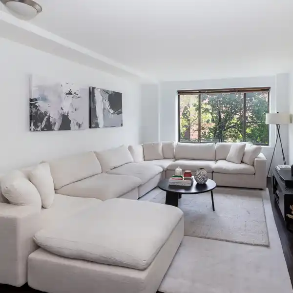EXCELLENT TWO BEDROOM APARTMENT IN KIPS BAY