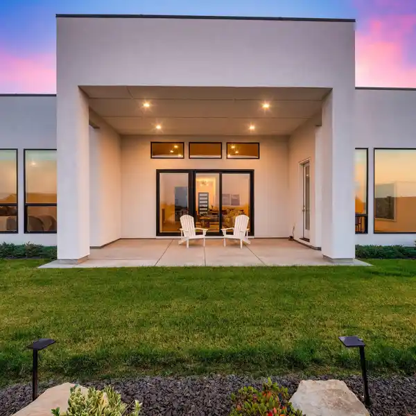BEAUTIFUL SINGLE-LEVEL HOME IN SKY MESA
