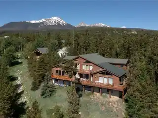 Wonderful Home Nestled in the Pines