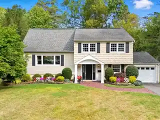 Bright, Open Floorplan in New Providence