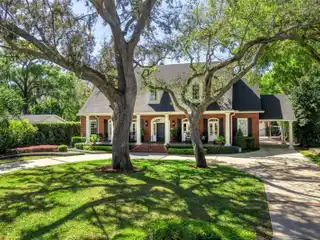 Custom-built Traditional Estate