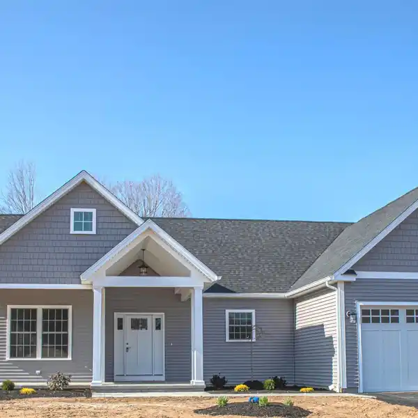 STUNNING NEW CONSTRUCTION HOME