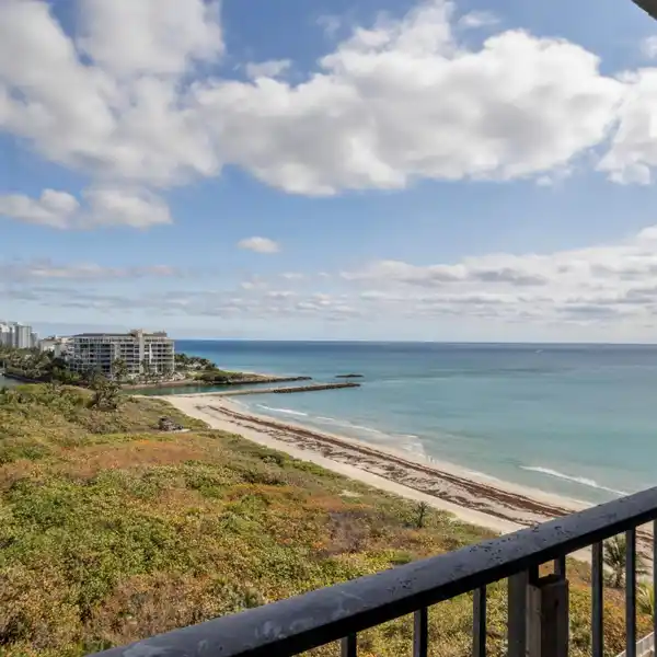REMODELED OCEANFRONT RESIDENCE